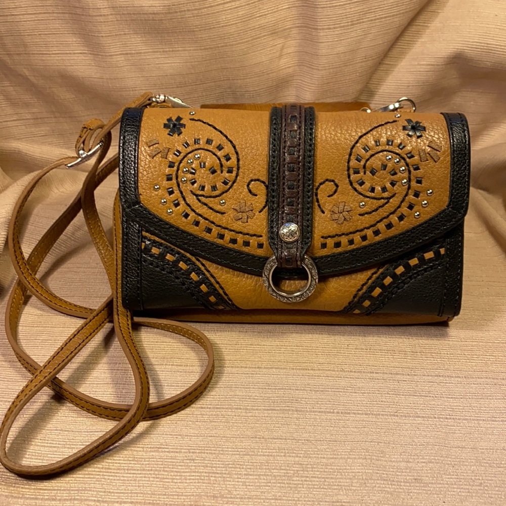 NWOT Brighton leather large wallet shoulder